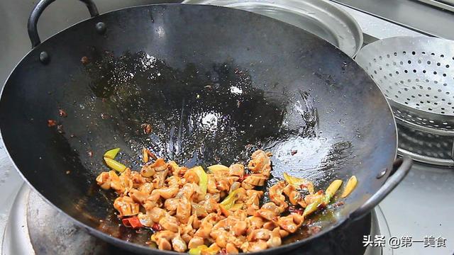 如何炒鸡胗好吃，怎样炒鸡胗好吃（在家能做出饭店味道）