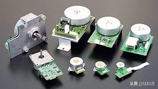 直流电动机的工作原理，直流电机的工作原理（无刷和有刷直流电机有什么区别）