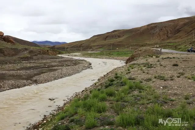 我的家乡在日喀则是什么歌，我的家乡在日喀则是什么歌歌词是什么意思（行走在通天的路上<中>）
