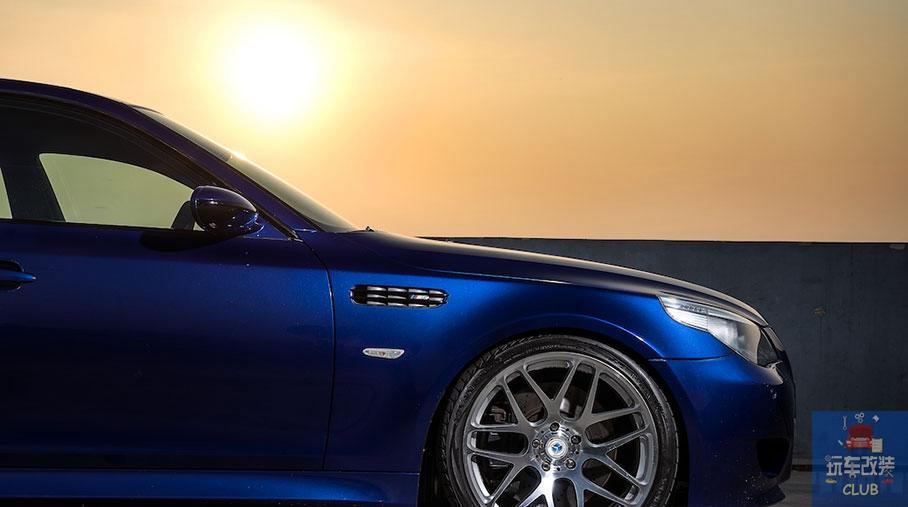 宝马e60改装案例（V10引擎加持）