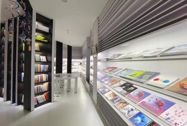 附近书店在哪个位置离我最近，离这里最近的文具店（厦门这些“有颜有料”的书店）