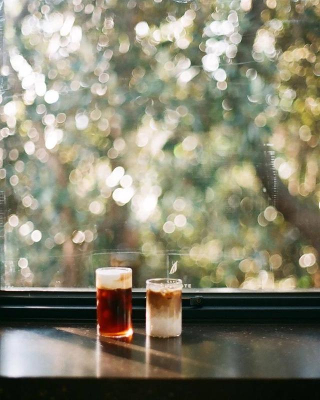 美好阳光且干净的女生头像  星空迷上了山野微信，美好阳光且干净的女生头像  星空迷上了山野，有雾有灯也有归人。（有哪些好看非人物的头像）