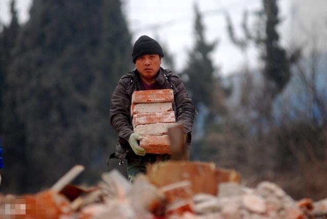 农村房屋前后风水，自建宜心又宜人（“门前坟，房后水”是迷信吗）