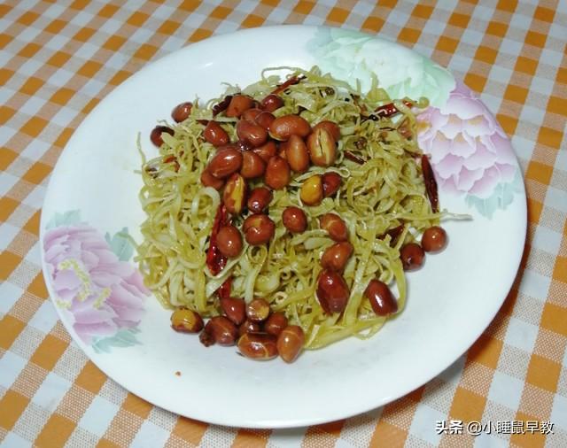 干豆腐丝怎么炒，葱油干豆腐怎么做（家常炒豆腐丝）