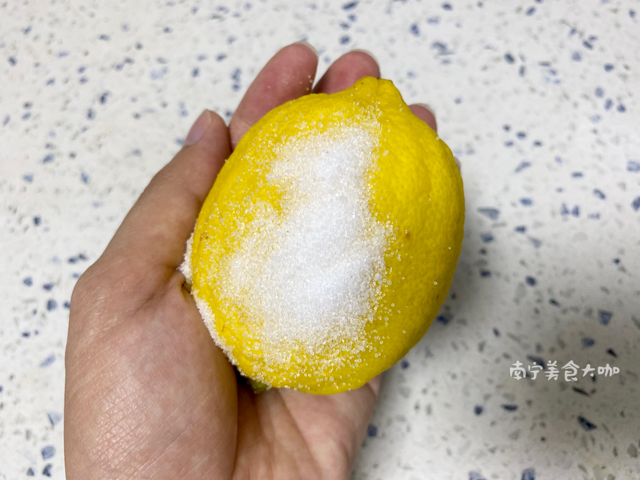 蜂蜜柠檬红茶方法，蜂蜜柠檬红茶水（难怪做出来又苦又涩）