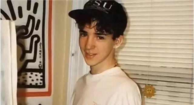 潮牌kaws怎么读，kaws牌子怎么读（请先弄清KAWS是啥）