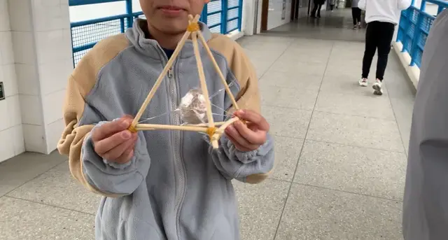 鸡蛋撞地球的做法，鸡蛋撞地球制作方法（“鸡蛋撞地球”—玩转科技秀）