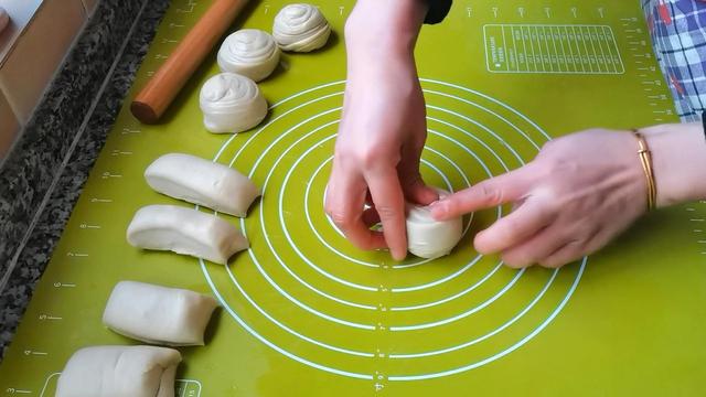 自制手抓饼皮的做法，自制手抓饼皮的做法简单（做成手抓饼或酱香饼）