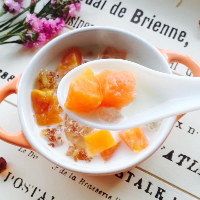 如何做木瓜炖牛奶，请问木瓜炖牛奶怎么做（跟牛奶一起炖着喝，美容养颜）