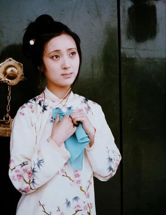 我与春风皆过客你携秋水揽星河什么意思，我与春风皆过客（君携秋水揽星河的出处考及赏析）