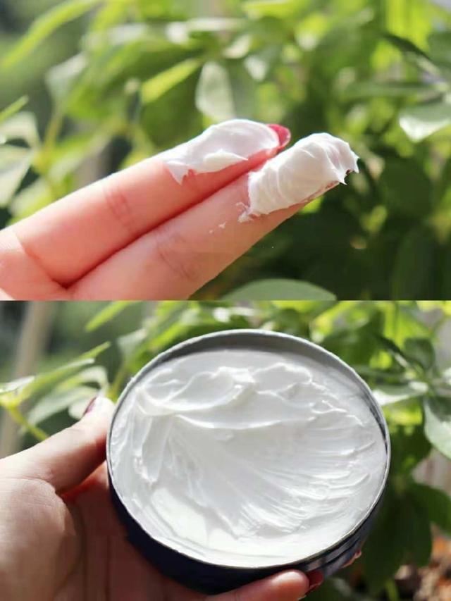 凡士林晶冻和凡士林唇膏的区别是什么，用凡士林晶冻做唇膏（逛超市时看到这些护肤好物）