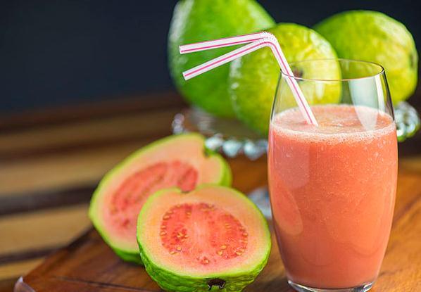 青番石榴的食用方法，番石榴青色的可以直接吃吗（番石榴这样吃）