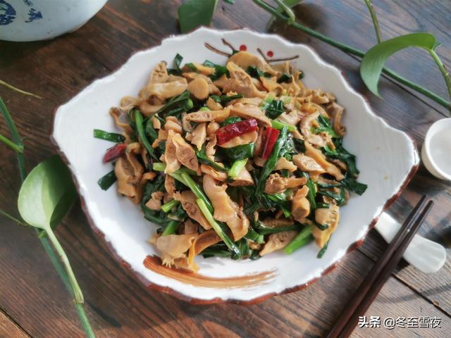 河蚌肉的功效与作用，河蚌肉的功效与作用煲什么最好（河蚌肉和这个食材一起炒）