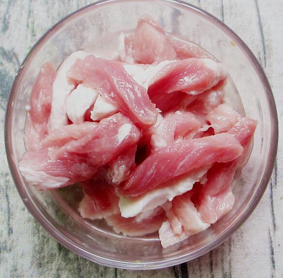 圖片[2]-【川味炸酥肉】做法步驟圖 不受潮 家人都愛吃！-起舞食譜網(wǎng)