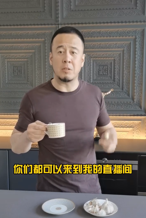 无所谓歌曲原唱，感谢有你歌曲原唱（《惊雷》原唱称不敢看消息）