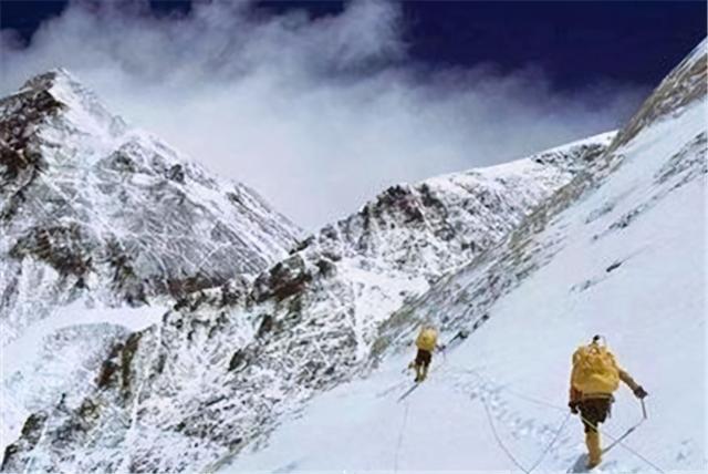 中国登山队第一次登上珠穆朗玛峰是哪一年，中国登山队第一次登上珠穆朗玛峰是在哪年（1960年中国首登珠峰）