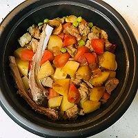 手抓羊肉饭的做法，手抓羊肉饭各种做法（电饭煲就能做的手抓羊肉饭）