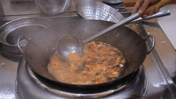 豆腐汤的做法，豆腐汤的做法家常菜简单的做法（一块豆腐、两个西红柿）