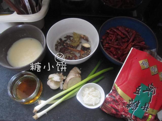 火锅底料的做法，火锅底料的做法和配方教学（我总算明白为什么火锅那么好吃了）
