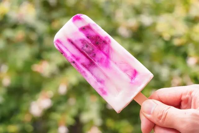 冰棍的制作方法,油炸老冰棍的制作方法(水果棒冰、酸奶棒冰、自制梦龙) 冰棍的制作方法,油炸老冰棍的制作方法(水果棒冰、酸奶棒冰、自制梦龙)