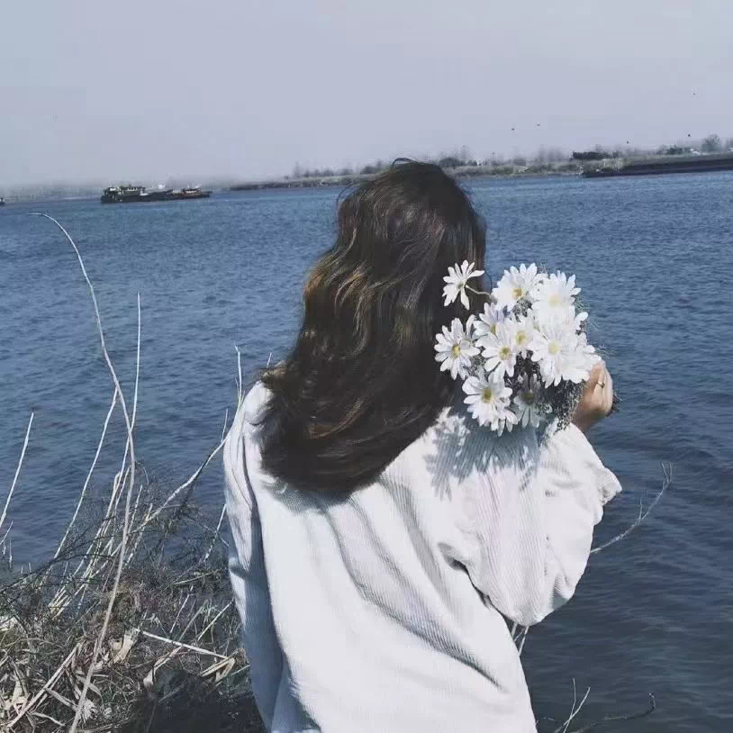 抖音头像女(抖音头像图片2022最火爆)