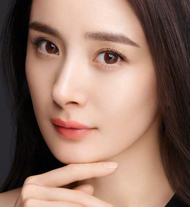 女生最好看的三种眼型：桃花眼清纯，丹凤眼高级，它最突出