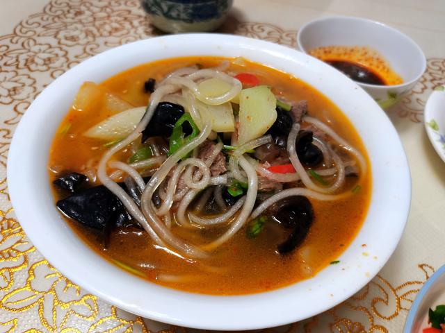 鲜烩三丝怎么做，烩三鲜怎样做（连喝了三碗牛肉汤才收手）