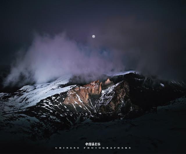 长白山火山爆发，富士山和长白山是同一火山带吗（三次火山喷发形成的奇特自然景观）