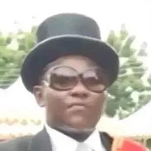 QQ经典沙雕头像/ 男的再拽也是女的下的崽微信，QQ经典沙雕头像/ 男的再拽也是女的下的崽（搞笑沙雕头像，你敢用吗）