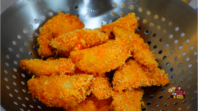 饺子皮包炸香蕉的做法，饺子皮包炸香蕉的做法窍门（没想到香蕉派用饺子皮也能做）