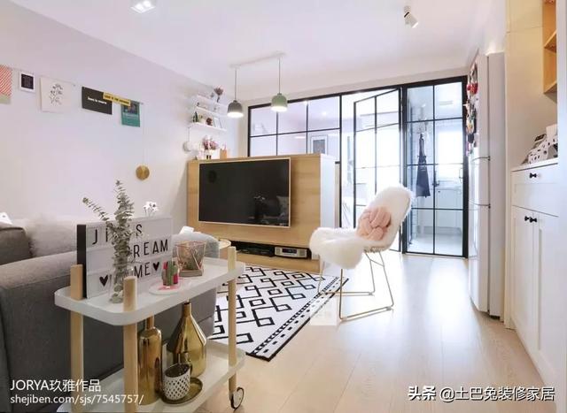 客厅改卧室如何做隔断，客厅隔一个小卧室装修效果图（晒晒90后少女32㎡新家）