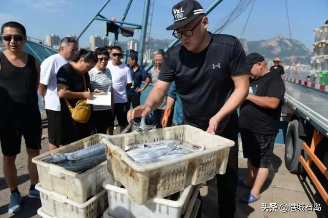 柒彩都市()，柒彩里美食城（徜徉在石岛初秋的那山那片海）