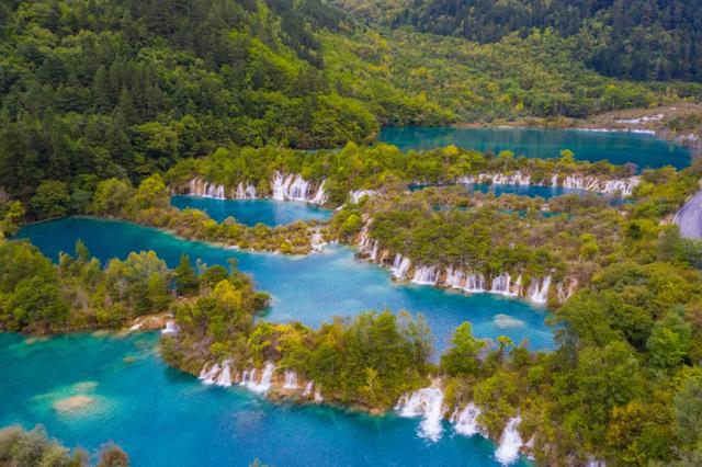 九寨沟在哪个市，九寨沟在哪里个城市（刚刚，九寨沟全域，重新开放）