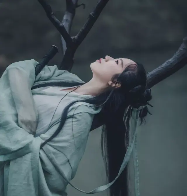 星河滚烫你是人间理想什么意思，星河滚烫你是人间理想是什么意思（星河滚烫，你是人间理想）