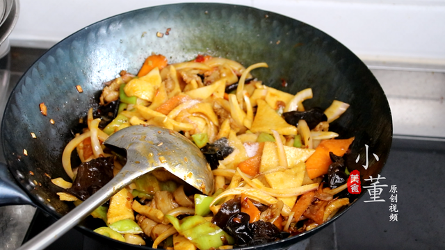 干锅千页豆腐的简单做法，大厨教你在家做干锅千叶豆腐