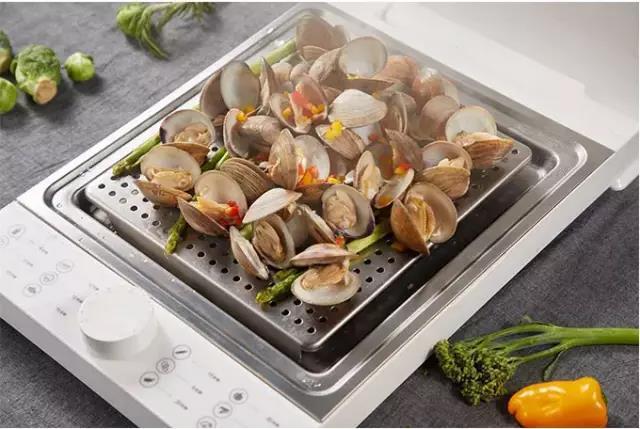 如何用蒸锅热饭，如何用蒸锅热饭视频（这个蒸锅能一次搞定全家饭菜）