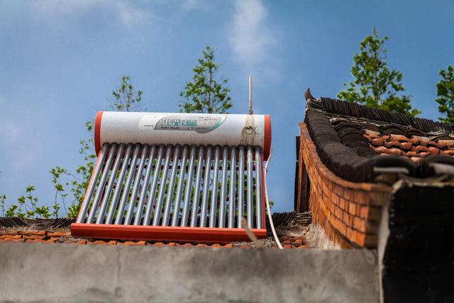 1000焦耳=多少大卡，一千焦耳等于多少大卡（空气能热水器与太阳能热水器哪个好）