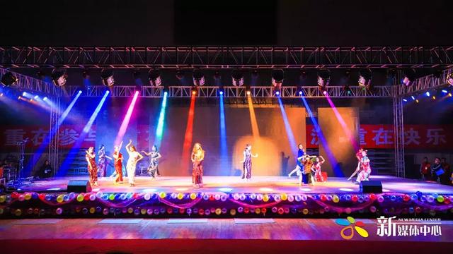 外婆的澎湖湾串词，外婆的澎湖湾串词主持人（2019元旦晚会）