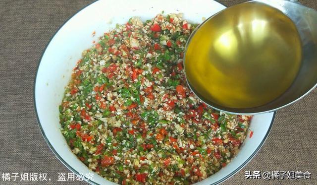 圖片[6]-“萬能的蒜蓉辣醬” 教你最正宗的做法 拌啥都好吃 實在太香了-起舞食譜網