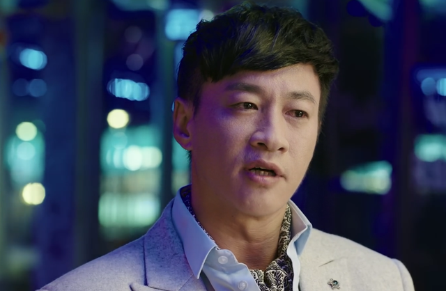 《正青春》首播，吴谨言悬浮让人出戏，殷桃像得罪了造型师