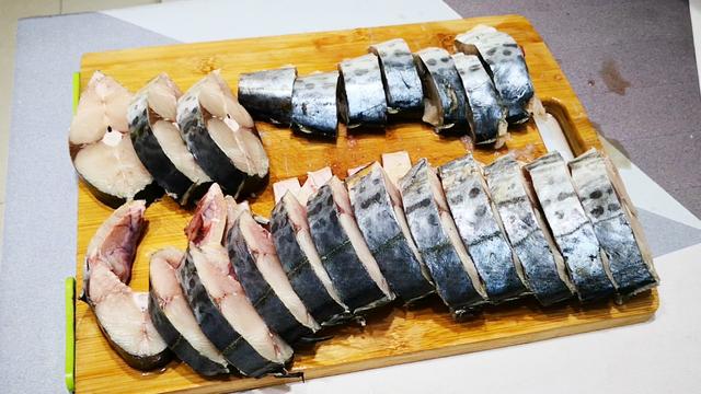 鲅鱼怎么做好吃又简单，红烧鲅鱼怎么做好吃又简单（鱼肉鲜嫩不腥气）