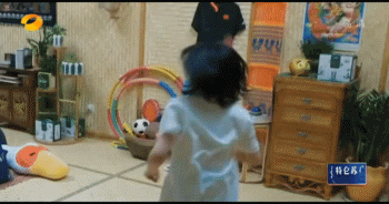 向往的生活开局推到张子枫，张子枫是谁推荐到向往的生活（《向往的生活4》张子枫被疑社恐）