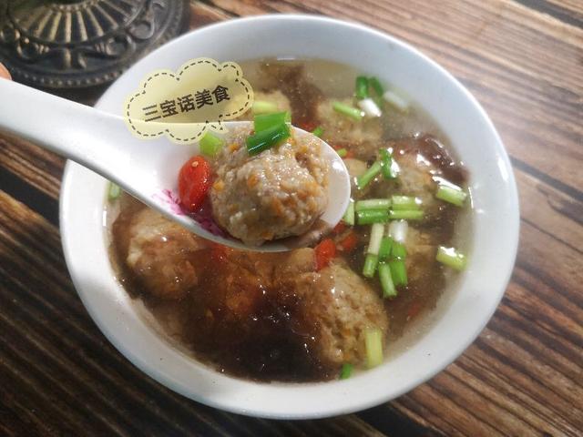 羊肉肉丸汤的做法，三宝自制羊肉丸子汤