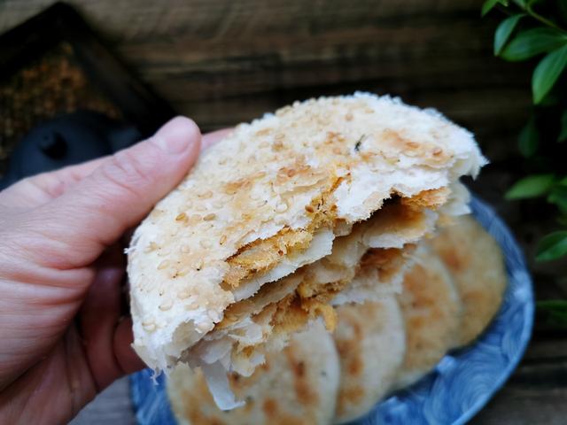 烧饼的做法和配方，正宗的烧饼的做法和配方（爱吃烧饼的不用出去买了）