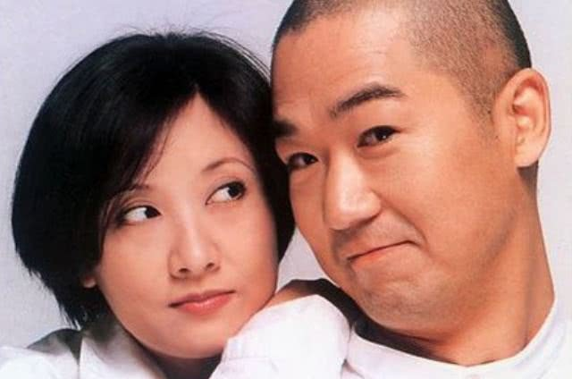 邓婕为什么不生孩子，邓婕嫁给张国立30年（三角家庭后悔事：邓婕没生孩子）