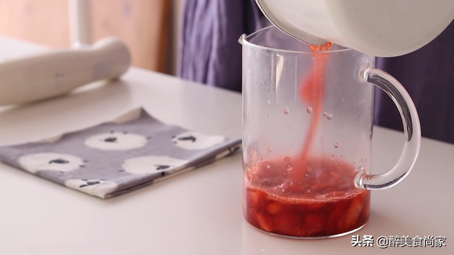 自制可爱生日蛋糕教程，简单自制生日蛋糕（心意爆棚的礼物）