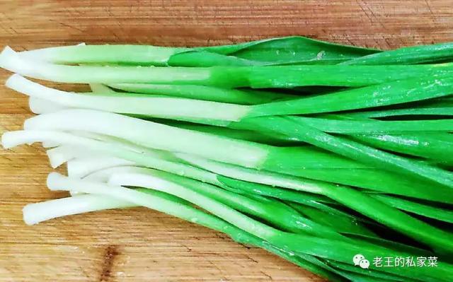 烟熏鱼干怎么做好吃，湖南烟熏鱼的家常做法（在家自己做健康卫生）