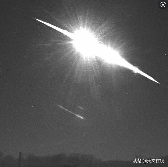 为什么天空中会出现流星，天空上的流星是什么原因造成的（你想知道的都在这里）