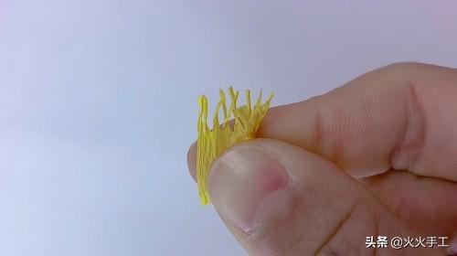 红梅花的寓意是什么，红梅花代表什么象征意义（而我用枯树枝和纸做了一枝梅花）