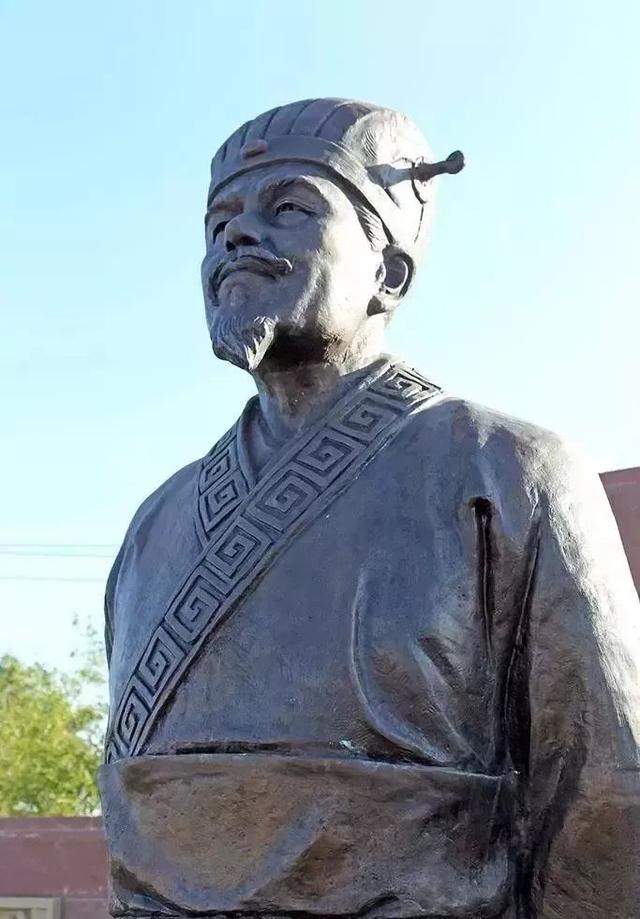 还君明珠双泪垂 恨不相逢未嫁时，恨不相逢未嫁时。全诗翻译赏析及作者出处（唐朝隐喻最深的一首诗）